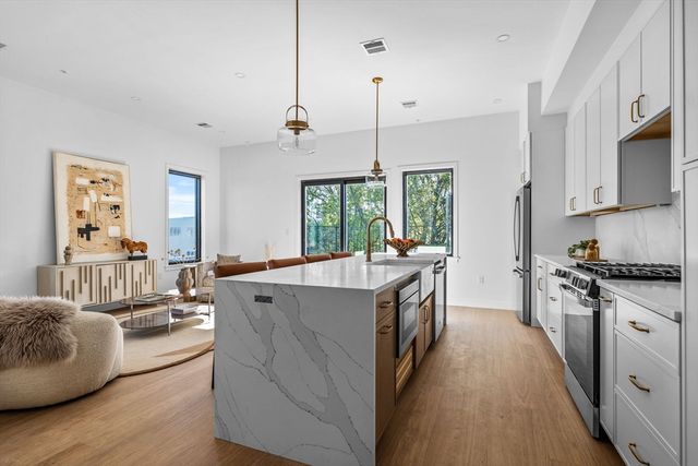 125 Addison Street 6, Boston, MA 02128