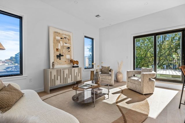 125 Addison Street 6, Boston, MA 02128