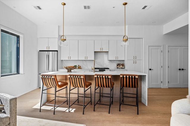 125 Addison Street 6, Boston, MA 02128