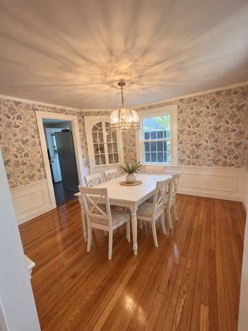 11 Homestead Road, Lynnfield, MA 01940