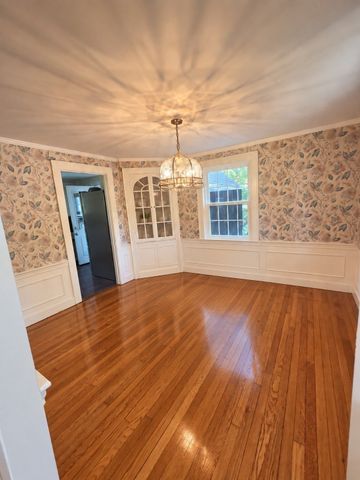 11 Homestead Road, Lynnfield, MA 01940