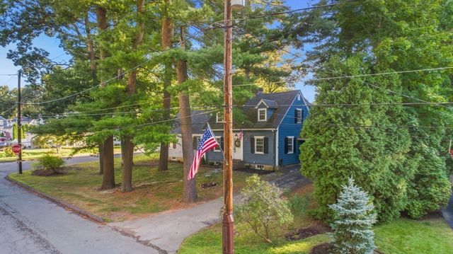 11 Homestead Road, Lynnfield, MA 01940