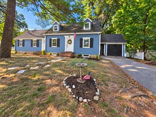11 Homestead Road, Lynnfield, MA 01940