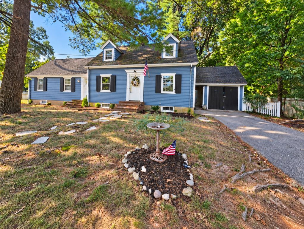 11 Homestead Road, Lynnfield, MA 01940