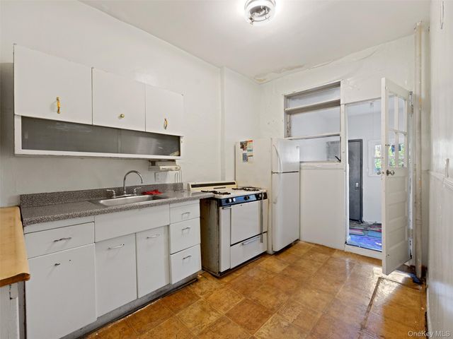 99 E 31st Street, Brooklyn, NY 11226