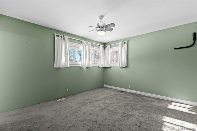 7275 Merrybrook, West Bloomfield, MI 48322