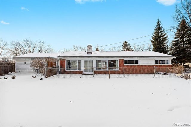 7275 Merrybrook, West Bloomfield, MI 48322