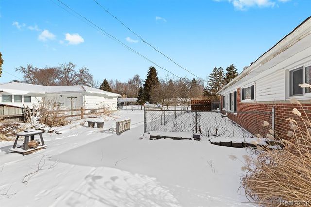 7275 Merrybrook, West Bloomfield, MI 48322