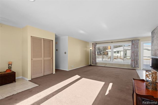 7275 Merrybrook, West Bloomfield, MI 48322