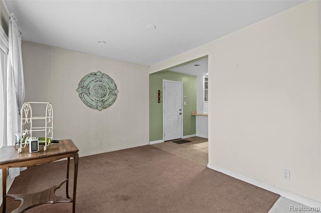 7275 Merrybrook, West Bloomfield, MI 48322