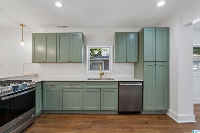 206 MOUNTAIN AVENUE, Mountain Brook, AL 35213