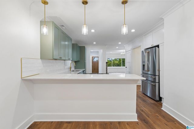 206 MOUNTAIN AVENUE, Mountain Brook, AL 35213