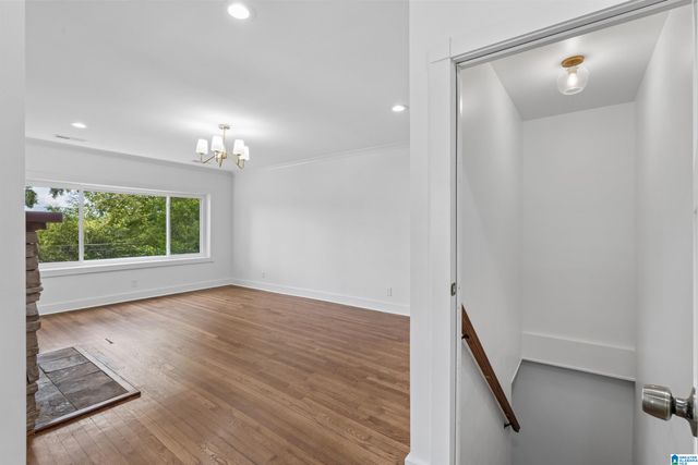 206 MOUNTAIN AVENUE, Mountain Brook, AL 35213