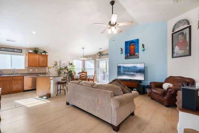 541 Soothing Meadows Drive NE, Rio Rancho, NM 87144