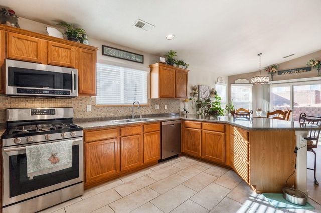 541 Soothing Meadows Drive NE, Rio Rancho, NM 87144