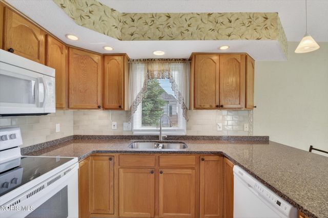 4331 N Watercrest Drive, Toledo, OH 43614