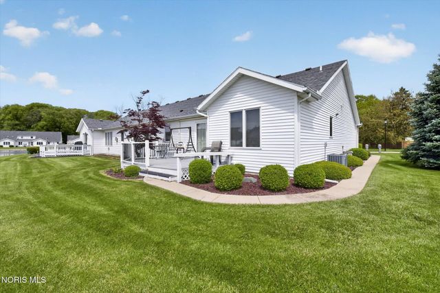 4331 N Watercrest Drive, Toledo, OH 43614