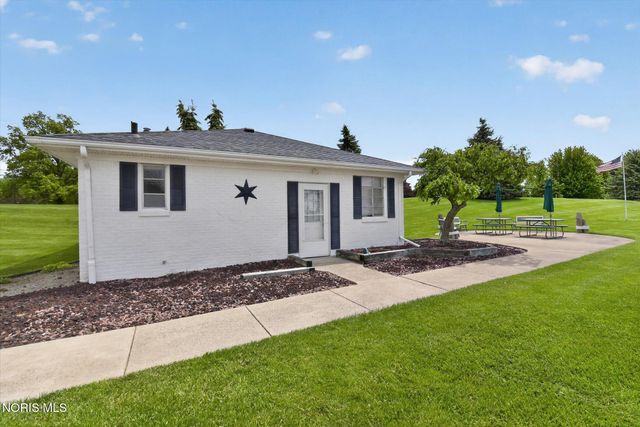 4331 N Watercrest Drive, Toledo, OH 43614