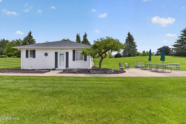 4331 N Watercrest Drive, Toledo, OH 43614