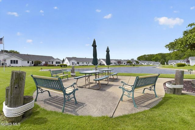 4331 N Watercrest Drive, Toledo, OH 43614
