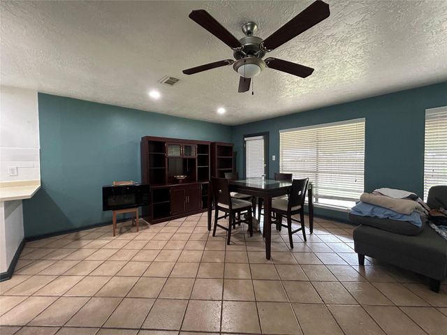 17311 Heritage Bay Drive, Webster, TX 77598