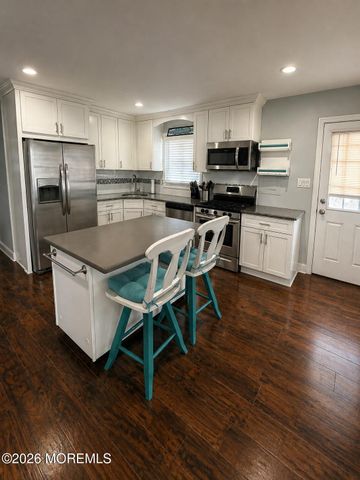 194 2nd Street, Keyport, NJ 07735