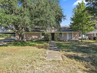 407 Lazy Lane, Anahuac, TX 77514