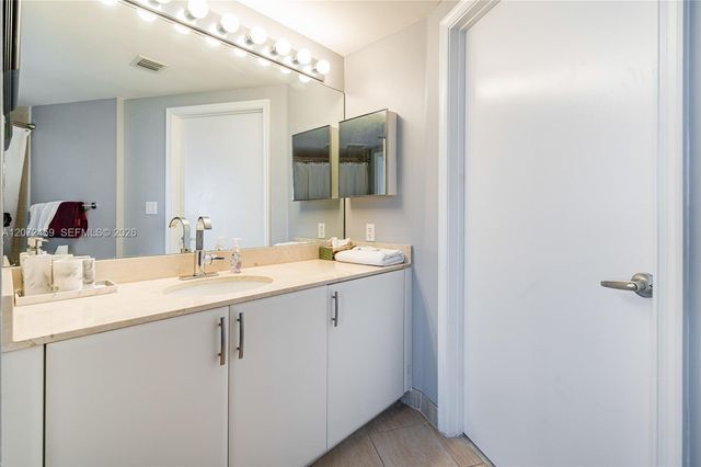1750 N Bayshore Drive 2301, Miami, FL 33132