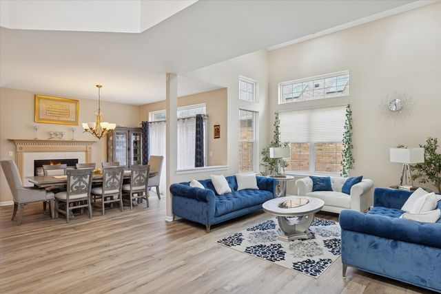 1618 Astor Avenue, Oakbrook Terrace, IL 60181