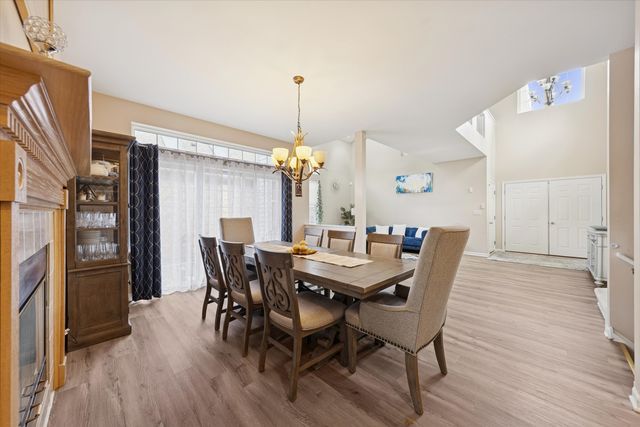 1618 Astor Avenue, Oakbrook Terrace, IL 60181