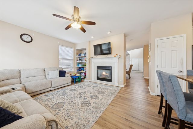 1618 Astor Avenue, Oakbrook Terrace, IL 60181