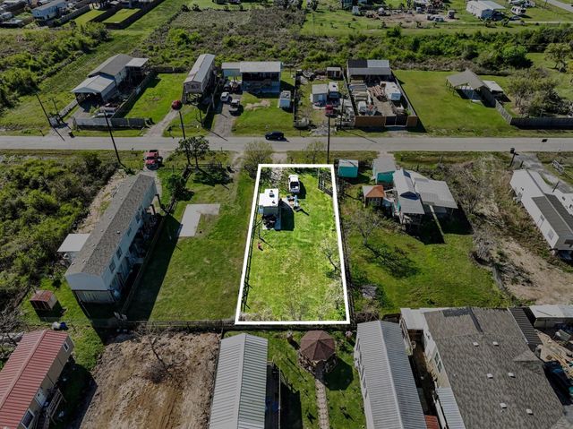 637 16th Street, San Leon, TX 77539