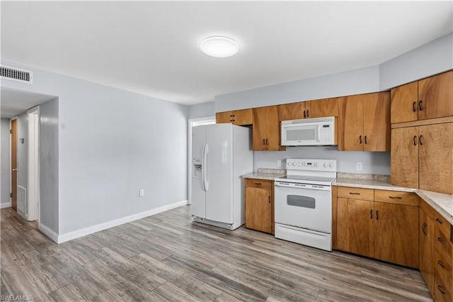 4220 Deleon ST, Fort Myers, FL 33901