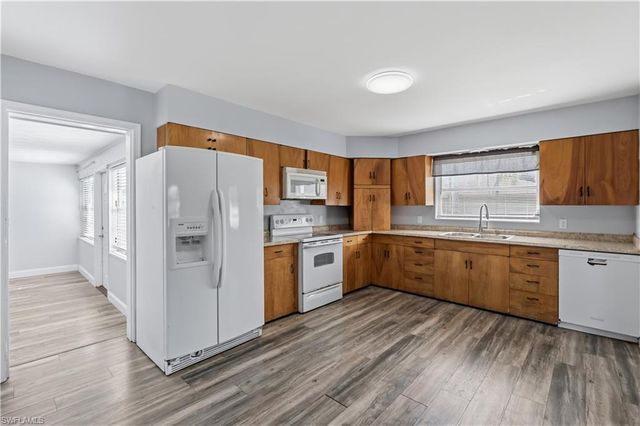 4220 Deleon ST, Fort Myers, FL 33901