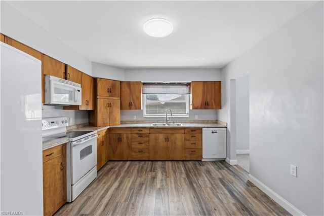 4220 Deleon ST, Fort Myers, FL 33901