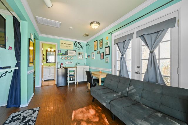 5302 Walnut Grove DR, Austin, TX 78744