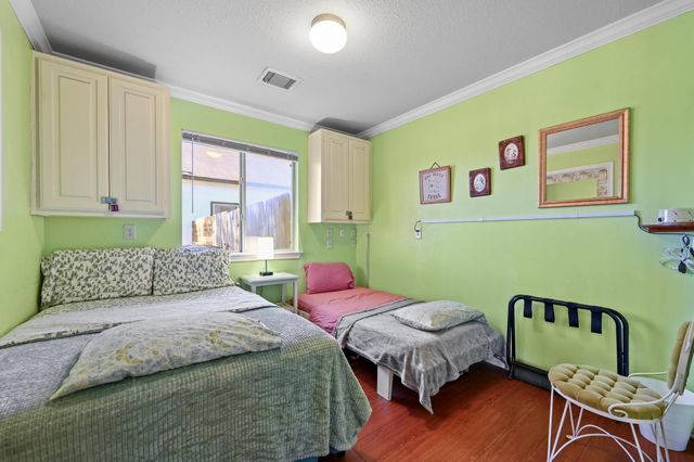 5302 Walnut Grove DR, Austin, TX 78744