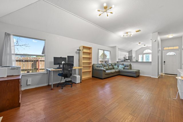 5302 Walnut Grove DR, Austin, TX 78744