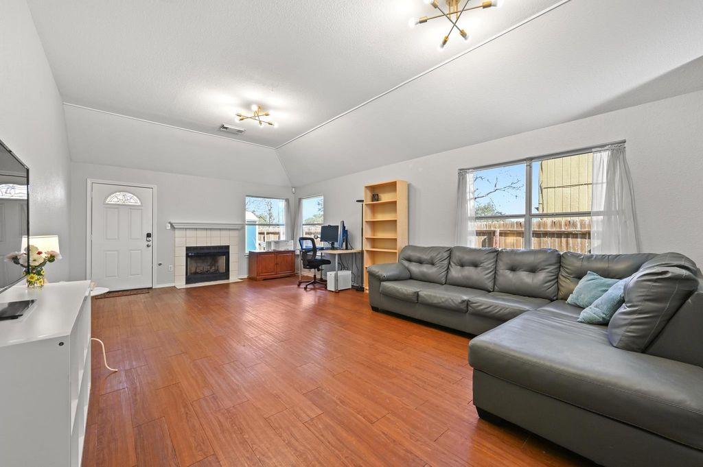 5302 Walnut Grove DR, Austin, TX 78744