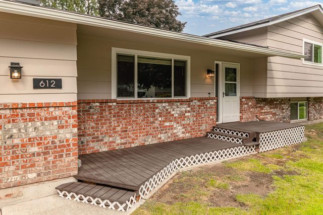 612 E Roundtable Cir, Spokane, WA 99218