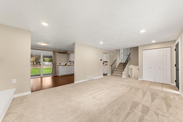 612 E Roundtable Cir, Spokane, WA 99218