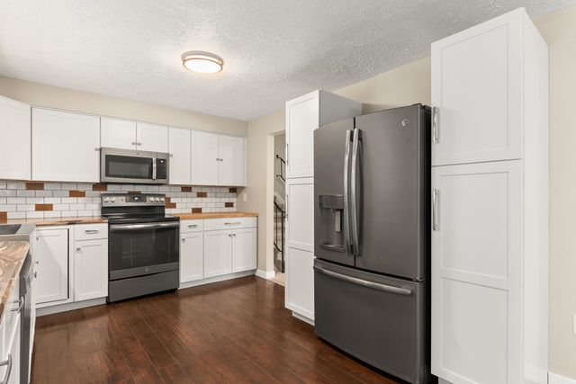 612 E Roundtable Cir, Spokane, WA 99218
