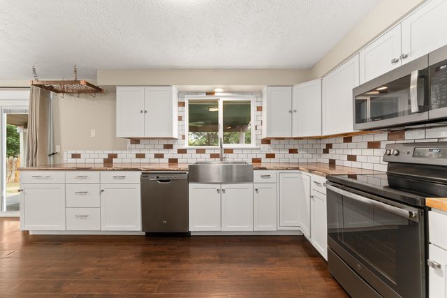 612 E Roundtable Cir, Spokane, WA 99218