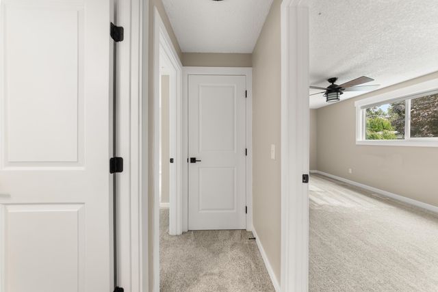 612 E Roundtable Cir, Spokane, WA 99218