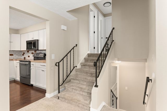 612 E Roundtable Cir, Spokane, WA 99218