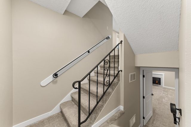612 E Roundtable Cir, Spokane, WA 99218