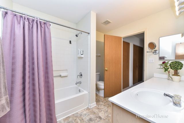 2414 SAVOY Court, Aurora, IL 60503