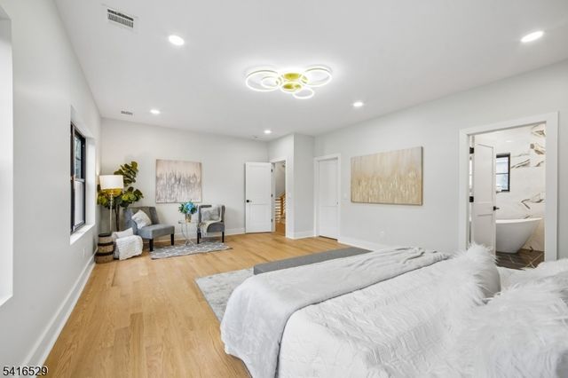 111 N Summit Ave, Chatham Boro, NJ 07928