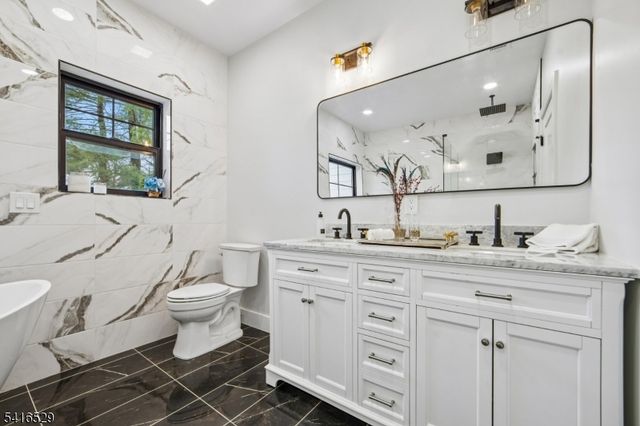 111 N Summit Ave, Chatham Boro, NJ 07928