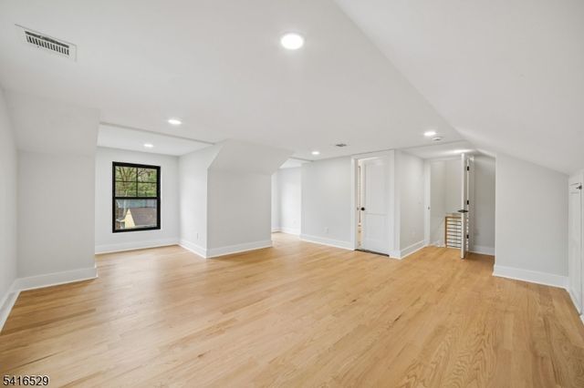 111 N Summit Ave, Chatham Boro, NJ 07928